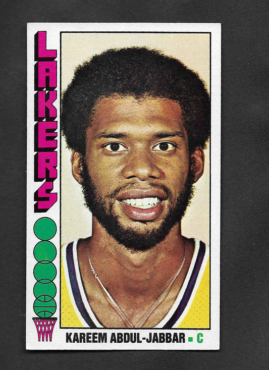 Abdul-Jabbar, Kareem 1976 Topps oversized card #100